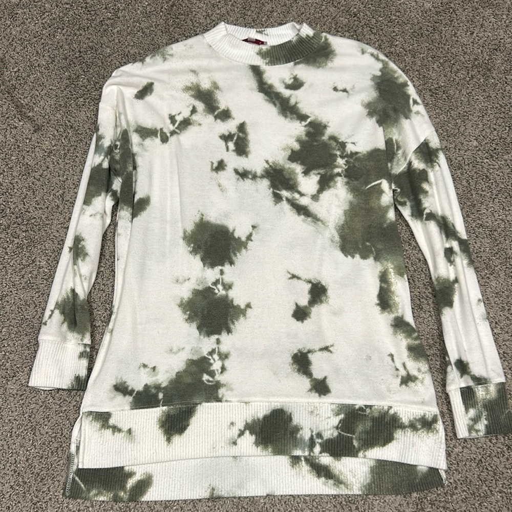 Tie-dye women’s sweater